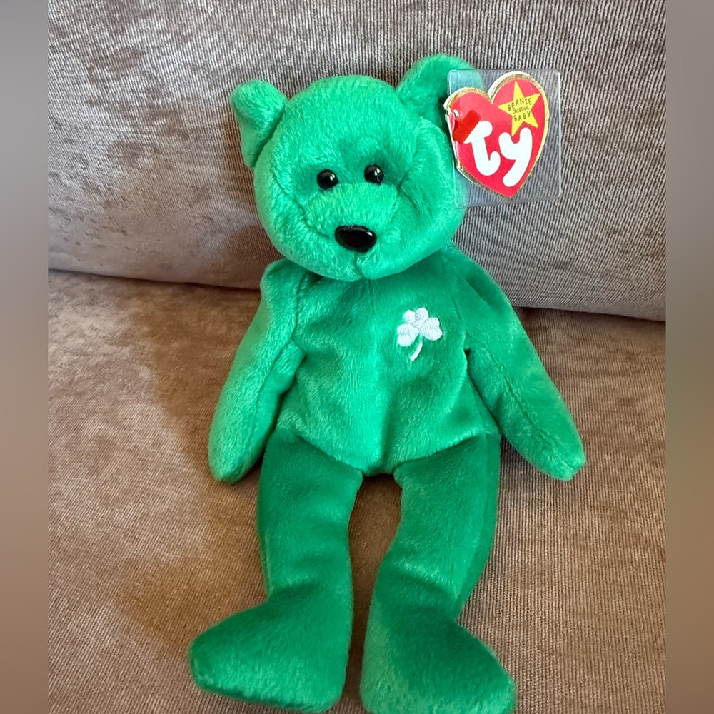 Ty Beanie Baby Erin 1997 Shamrock Green 3 Leaf Clover 8"